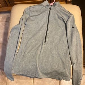 Nike dri-fit pullover long sleeve shirt